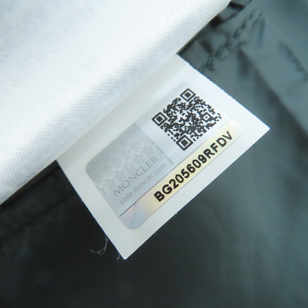 実際に弊社で買取させて頂いたMONCLER/モンクレール KIKU ウール切替 ナイロンダウンジャケット 4209F4633285/0の画像 6枚目