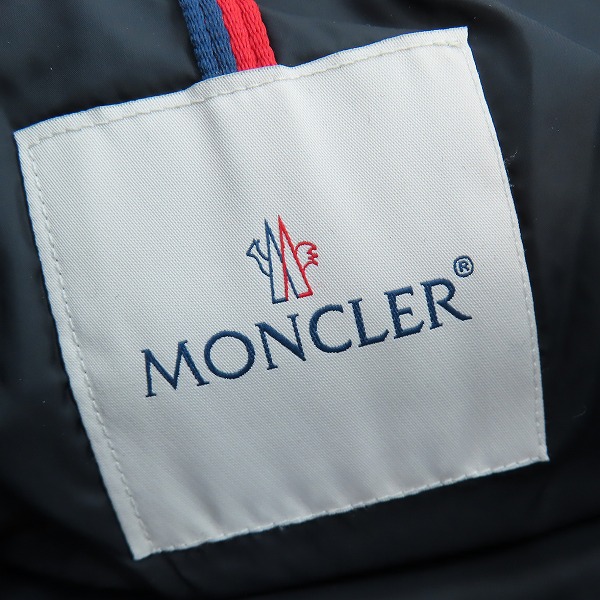 実際に弊社で買取させて頂いた【JPタグ】MONCLER/モンクレール MONTGENEVRE/モンジュネーブル ダウン ジャケット H20911A53700/1の画像 2枚目