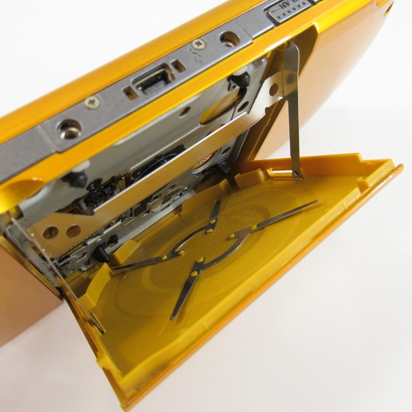 実際に弊社で買取させて頂いたSONY/ソニー PSP/プレイステーションポータブル 本体 PSP-3000 ブライト・イエロー【簡易動作確認済】の画像 7枚目