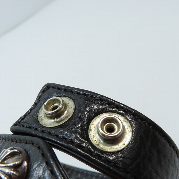 実際に弊社で買取させて頂いた【インボイス原本】CHROME HEARTS/クロムハーツ 3ボタン2スナップ レザー ブレスレット クロスボタンの画像 8枚目