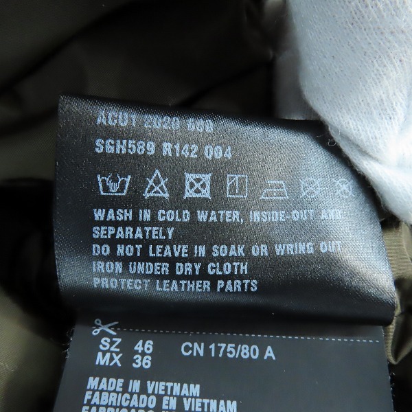 実際に弊社で買取させて頂いたPRADA/プラダ フーディーダウンジャケット カーキ SGH589/46の画像 5枚目