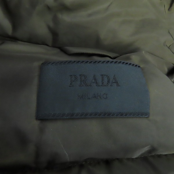 実際に弊社で買取させて頂いたPRADA/プラダ フーディーダウンジャケット カーキ SGH589/46の画像 3枚目