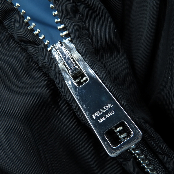 実際に弊社で買取させて頂いたPRADA/プラダ 19AW トライアングルロゴ オーバーサイズ ダウンジャケット ACU1 2019 3015 SGB167 S192 I18/Lの画像 6枚目