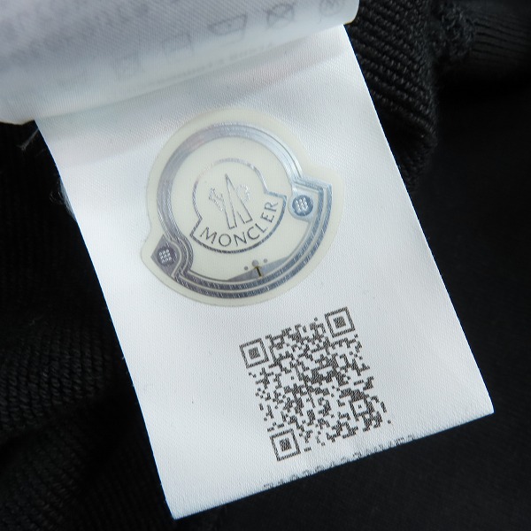 実際に弊社で買取させて頂いたMONCLER/モンクレール MAGLIA CON CAPPUCCIO ラインストーンパーカー G20928G00013/2の画像 4枚目