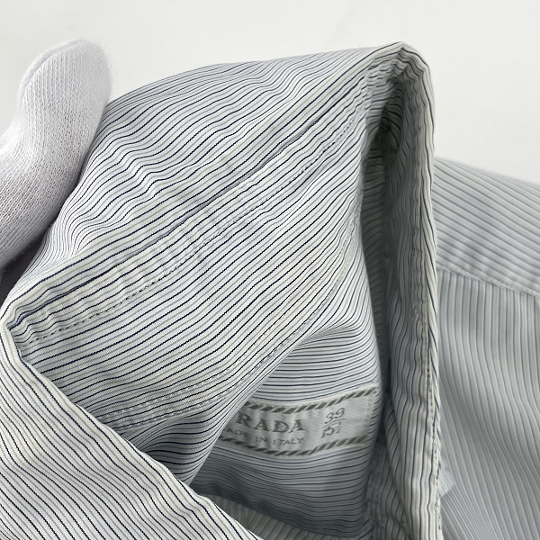 実際に弊社で買取させて頂いたPRADA/プラダ ストライプ 長袖シャツ 39/15.5の画像 7枚目