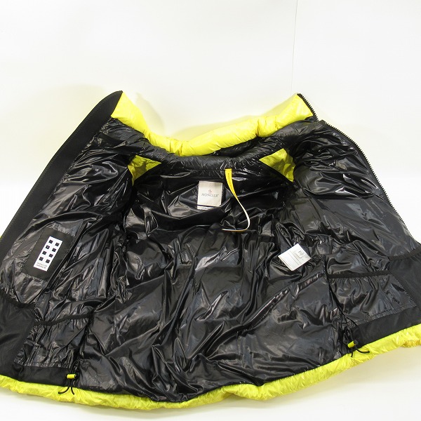 実際に弊社で買取させて頂いた【JPタグ】MONCLERx adidas ORIGINALS /モンクレール×アディダス   ダウンジャケット I2095S1A00012 M2267/1の画像 6枚目