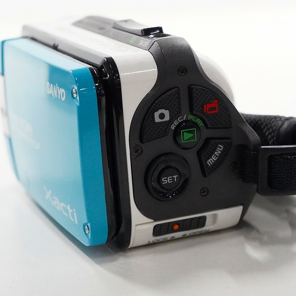 実際に弊社で買取させて頂いたSANYO/サンヨー Xacti DMX-WH1E デジタル ビデオカメラ 動作未確認の画像 5枚目