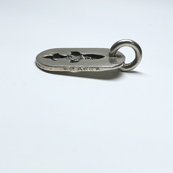 実際に弊社で買取させて頂いたCHROME HEARTS/クロムハーツ カットアウトフレアダガードッグタグ/ペンダントトップの画像 2枚目