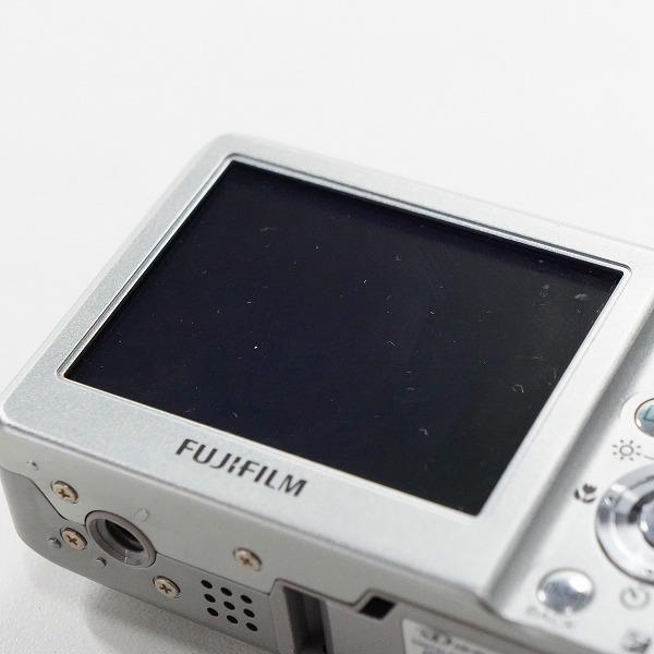 実際に弊社で買取させて頂いたFUJIFILM/富士フィルム FinePix F31fd コンパクトデジタルカメラ 動作未確認の画像 5枚目