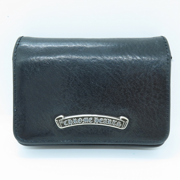 実際に弊社で買取させて頂いたCHROME HEARTS/クロムハーツ スクロールラベル 3ポケットレザー カードケース/名刺入れ
