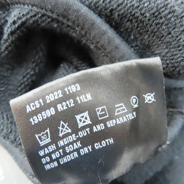 実際に弊社で買取させて頂いたPRADA/プラダ 21AW トライアングルクロップド ジップアップパーカー 138590 R212 11LN/Mの画像 4枚目