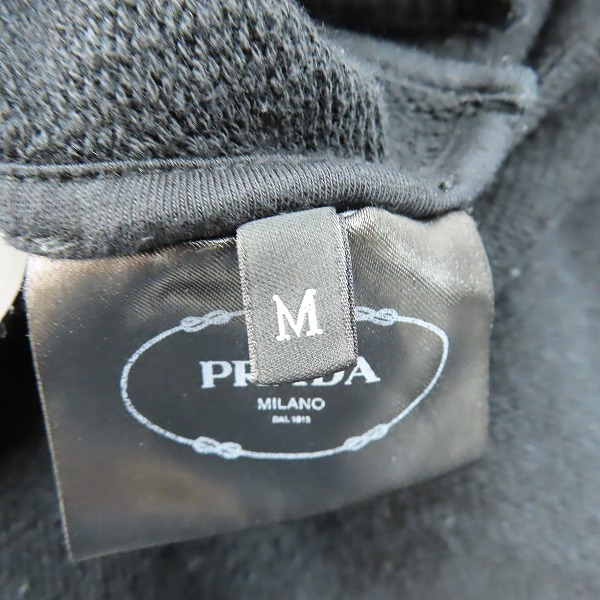 実際に弊社で買取させて頂いたPRADA/プラダ 21AW トライアングルクロップド ジップアップパーカー 138590 R212 11LN/Mの画像 3枚目