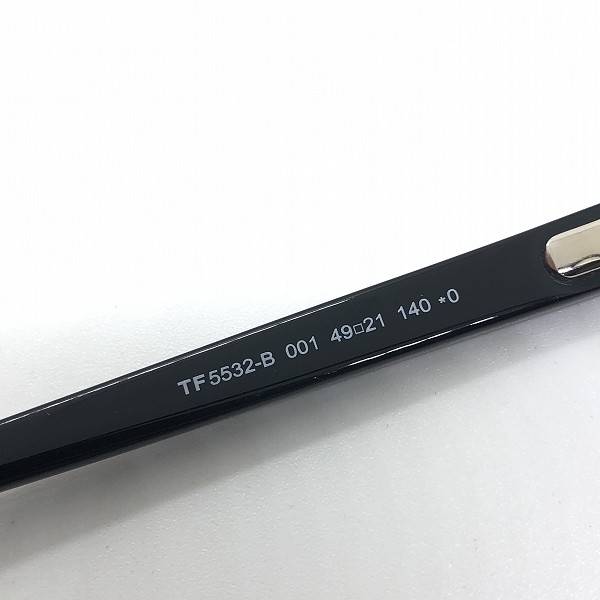 実際に弊社で買取させて頂いたTOM FORD/トムフォード 度入り セル フレーム 眼鏡/メガネ/アイウェア TF5532-Bの画像 6枚目