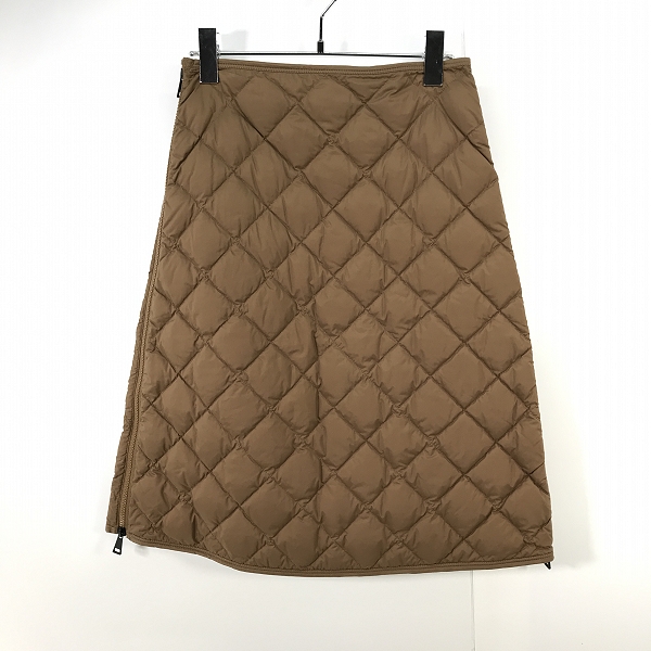 実際に弊社で買取させて頂いたMONCLER/モンクレール GONNA ナイロンキルティング ダウンスカート G20932D00017 53333/40