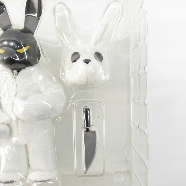 実際に弊社で買取させて頂いた【未開封】Munky King Luke Chueh/ルーク・チュエ  Black in White フィギュアの画像 4枚目