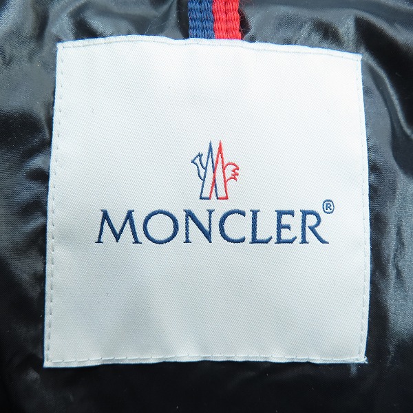 実際に弊社で買取させて頂いた【JPタグ】ONCLER/モンクレール GARY GIUBBOTTO/ゲーリー/ゲイリー ダウンジャケット E20914190785 68950/2の画像 2枚目