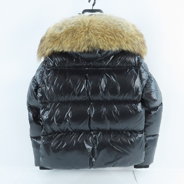 実際に弊社で買取させて頂いた【JPタグ】MONCLER/モンクレール ARMORICANO GIUBBOTTO ダウンジャケット F20911B57702/3の画像 1枚目