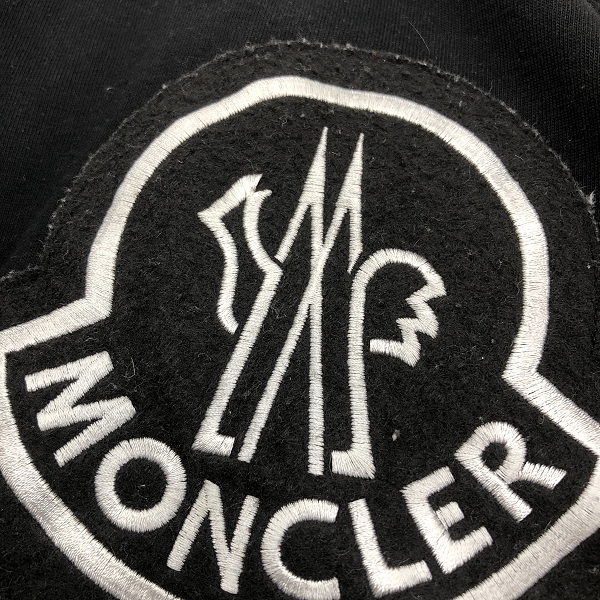 実際に弊社で買取させて頂いた【JPタグ】MONCLER/モンクレール ジーニアス MAGLIA T-SHIRT 半袖Tシャツ G10928C73210 XLの画像 8枚目