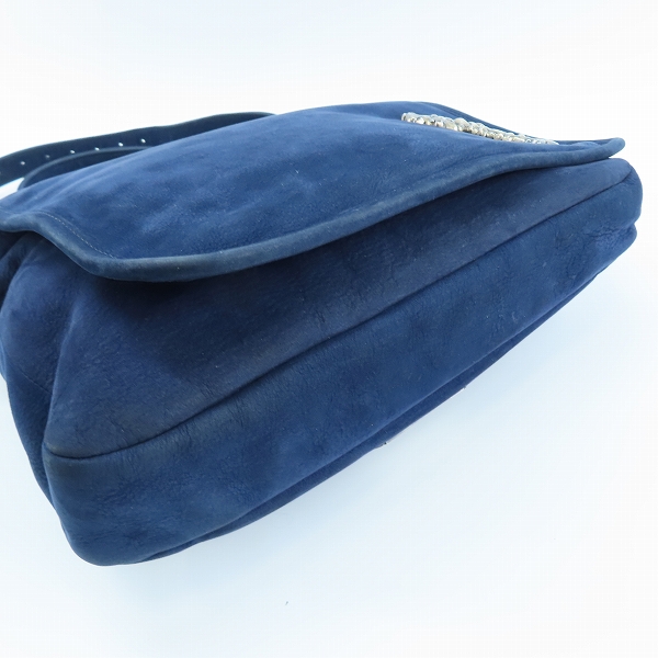 実際に弊社で買取させて頂いたCHROME HEARTS/クロムハーツ MESSENGER BAG SWEDE FILIGREE CROSS/ラージフィリグリークロス ショルダーバッグの画像 3枚目