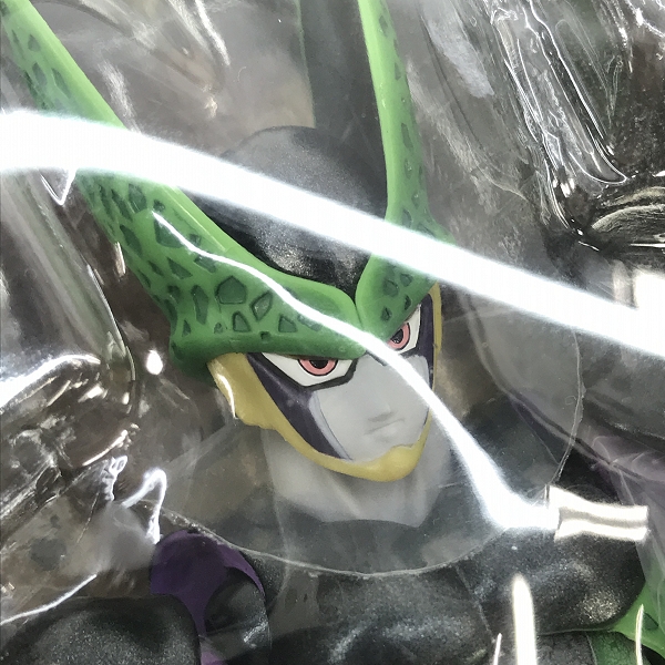 実際に弊社で買取させて頂いた【未開封】BANDAI/バンダイ S.H.Figuartsドラゴンボール Z セル完全体の画像 1枚目