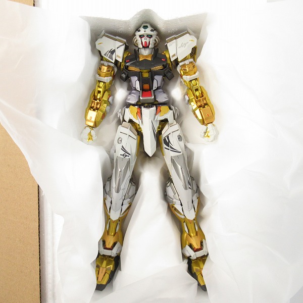 実際に弊社で買取させて頂いたバンダイスピリッツ METAL BUILD ガンダムアストレイゴールドフレーム オルタナティブストライクVer./SEED ASTRAY/プレバンの画像 2枚目