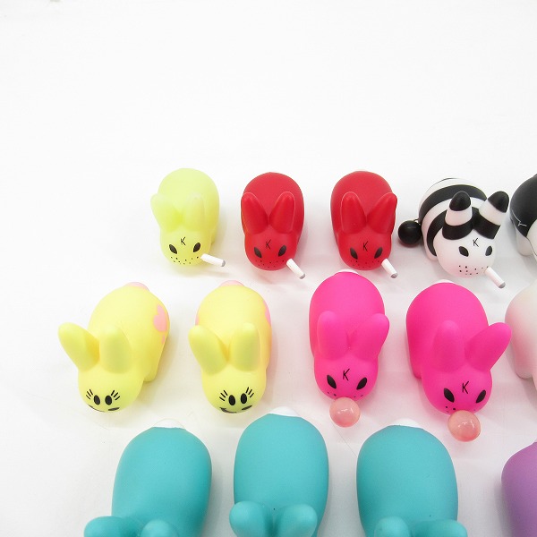 実際に弊社で買取させて頂いた【おまとめ】KIDROBOT/キットロボット KOZIK Smorkin Labbit series 4/45mm フィギュアの画像 1枚目