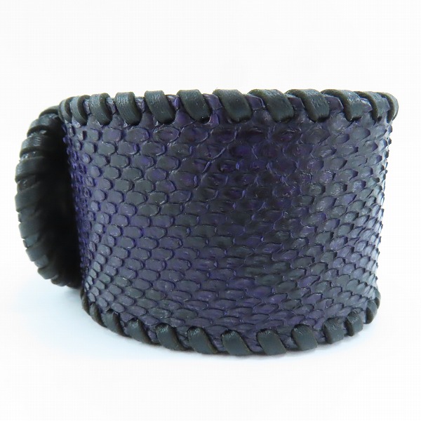 実際に弊社で買取させて頂いたF.A.L/エフエーエル パイソン レザーブレスレットの画像 2枚目