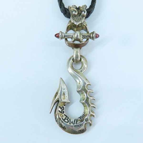 実際に弊社で買取させて頂いたBWL/ビルウォールレザー  ラージフィッシュフック w/オニキス Tバー w/ストーンレザーブレイド ミュージシャンネックレスの画像 1枚目