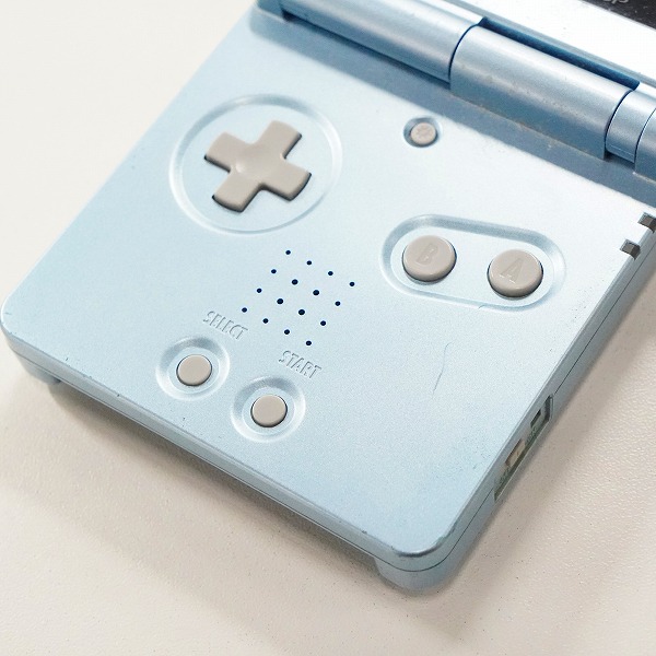 実際に弊社で買取させて頂いた任天堂/Nintendo/ニンテンドー ゲームボーイアドバンスSP 本体 AGS-001 パールブルー 動作未確認の画像 6枚目