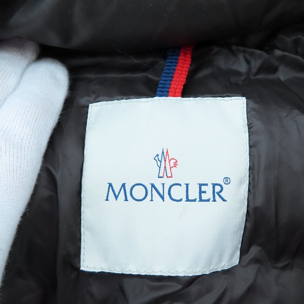 実際に弊社で買取させて頂いた【JPタグ】MONCLER/モンクレール PELIADE ショート ダウンジャケット 122-093-46369-00-53048/00の画像 2枚目