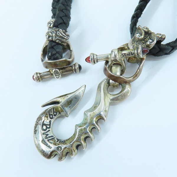 実際に弊社で買取させて頂いたBWL/ビルウォールレザー  ラージフィッシュフック w/オニキス Tバー w/ストーンレザーブレイド ミュージシャンネックレス