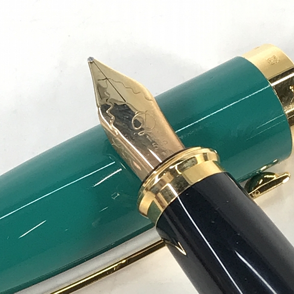 実際に弊社で買取させて頂いたS.T.DuPont/デュポン 万年筆   ペン先 14K-585