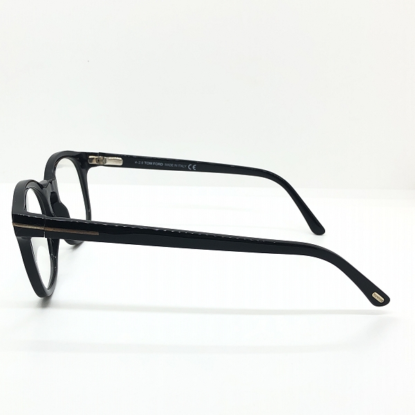 実際に弊社で買取させて頂いたTOM FORD/トムフォード 度入り セル フレーム 眼鏡/メガネ/アイウェア TF5532-Bの画像 1枚目