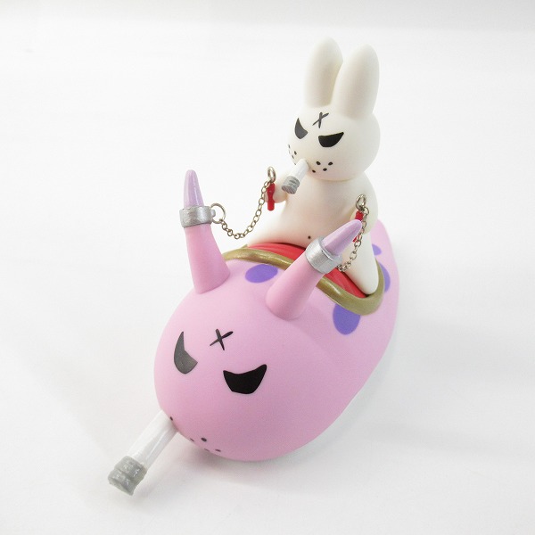 実際に弊社で買取させて頂いたKIDROBOT/キッドロボット KOZIK RIDE 'EM Bob SMORKIN LABBIT フィギュアの画像 1枚目