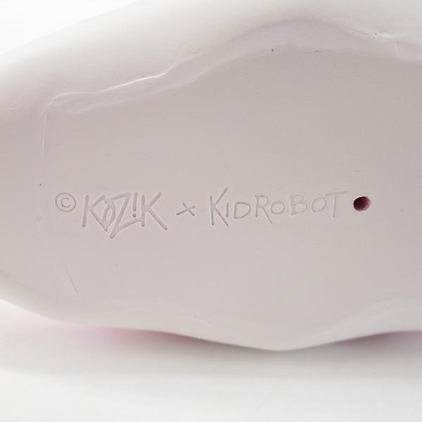 実際に弊社で買取させて頂いたKIDROBOT/キッドロボット KOZIK RIDE 'EM Bob SMORKIN LABBIT フィギュアの画像 6枚目