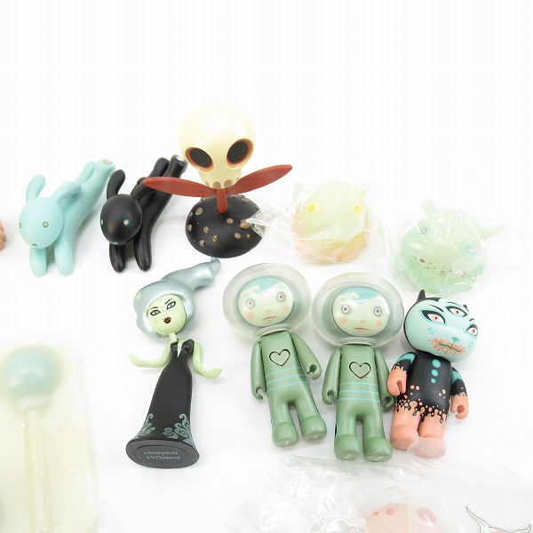 実際に弊社で買取させて頂いた【おまとめ】KIDROBOT/キットロボット MCPHERSON GAMMA MUTANT SPACE FRIENDS 2 フィギュアの画像 2枚目
