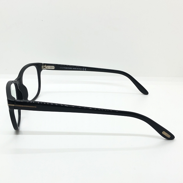 実際に弊社で買取させて頂いたTOMFORD/トムフォード フルリム 眼鏡/メガネフレーム/アイウェア TF5196の画像 1枚目