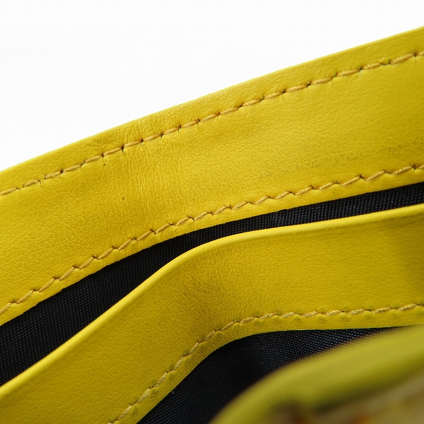 実際に弊社で買取させて頂いたBURBERRY/バーバリー チェック レザー 二つ折り財布の画像 5枚目