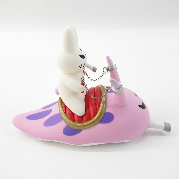 実際に弊社で買取させて頂いたKIDROBOT/キッドロボット KOZIK RIDE 'EM Bob SMORKIN LABBIT フィギュアの画像 4枚目