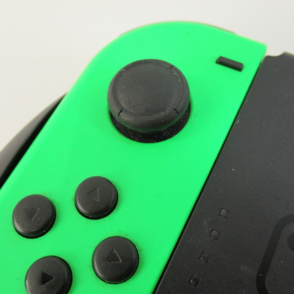 実際に弊社で買取させて頂いた任天堂 Nintendo Switch/ニンテンドースイッチ Joy-Con/ジョイコン グリップ付き 2点セット【動作未確認】の画像 6枚目
