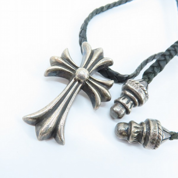 実際に弊社で買取させて頂いたCHROME HEARTS/クロムハーツ スモールCHクロスペンダントw/レザーブレード
