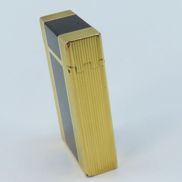 実際に弊社で買取させて頂いたS.T.Dupont/デュポン ライン 1L ブラック×ゴールド/黒金 ガスライターの画像 2枚目